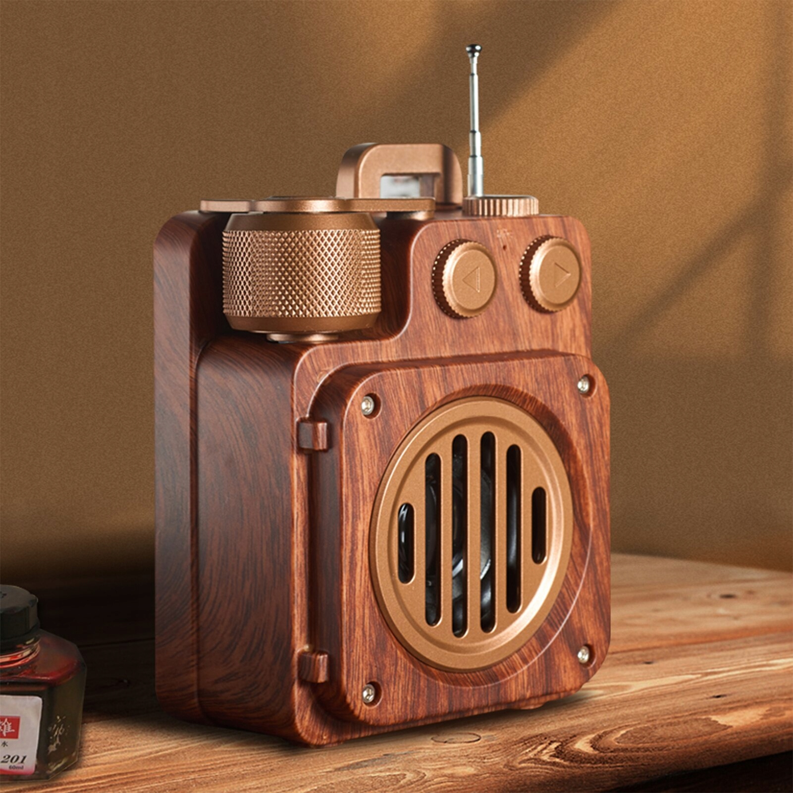 Retro reproduktorové rádio bluth s krištáľovo čistými