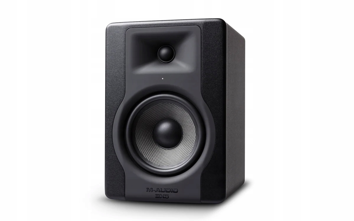Stĺpec Behringer B115W 1000 v čiernej farbe