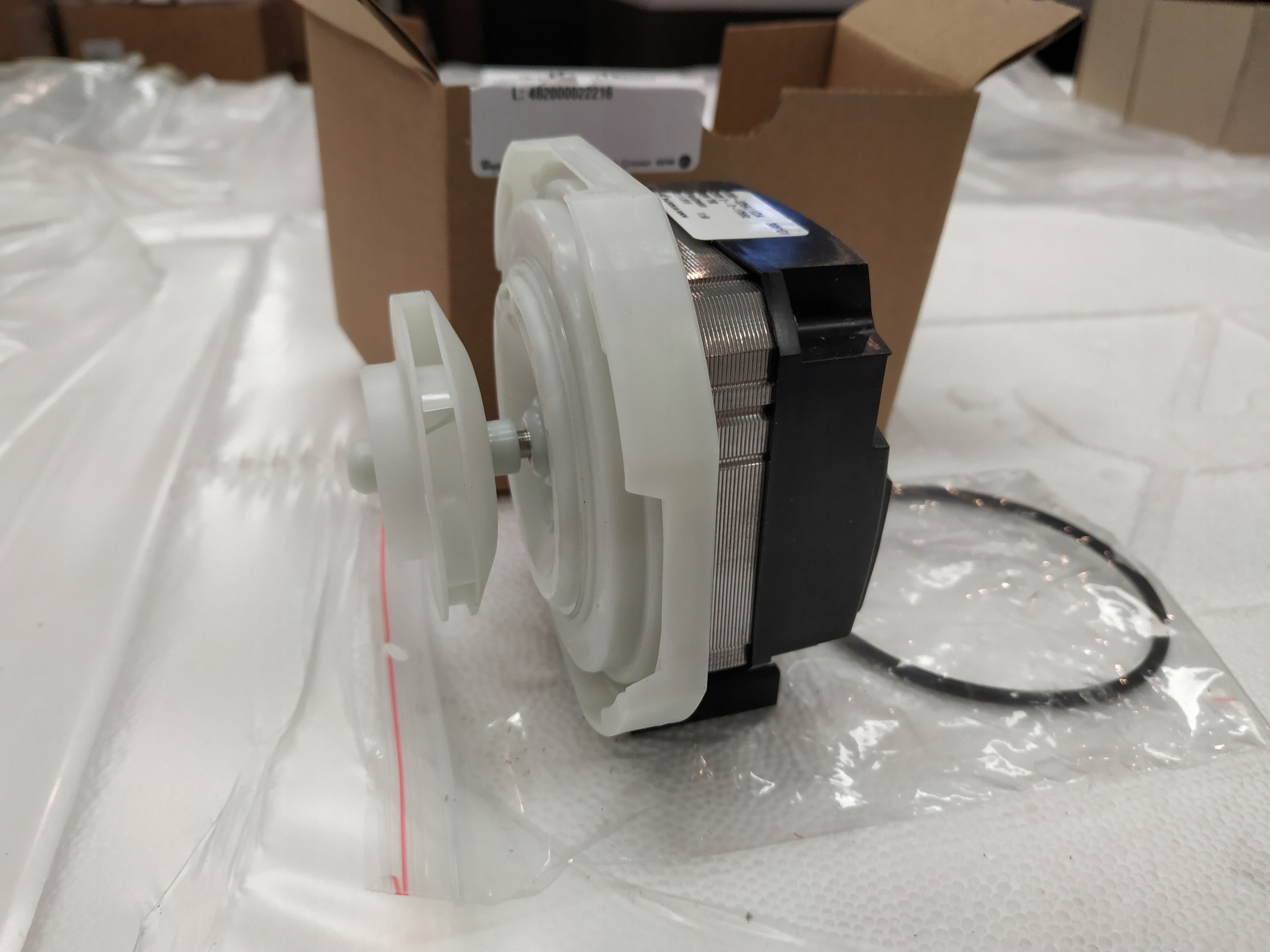 Umývacia pumpa pre umývačky riadu INDESIT ARISTON C00302488