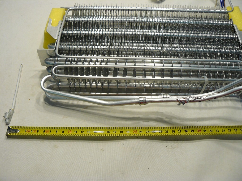 Výparník s vekom pre chladničky INDESIT C00344865