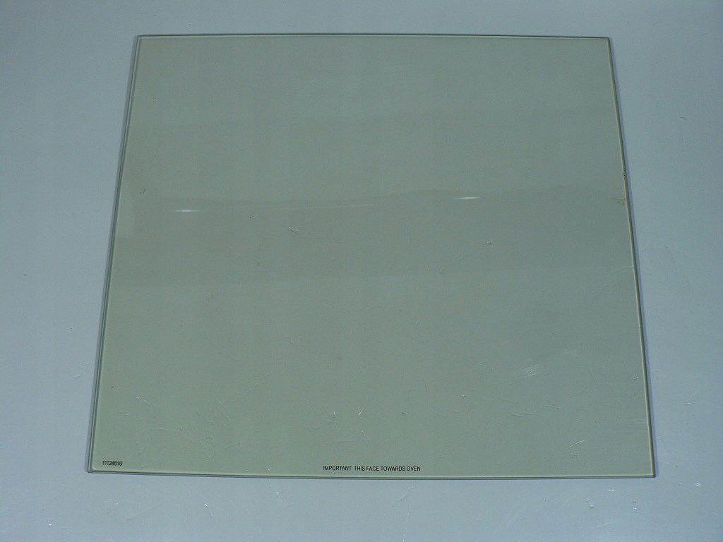 Sklo stredu rúry Indesit C00536931