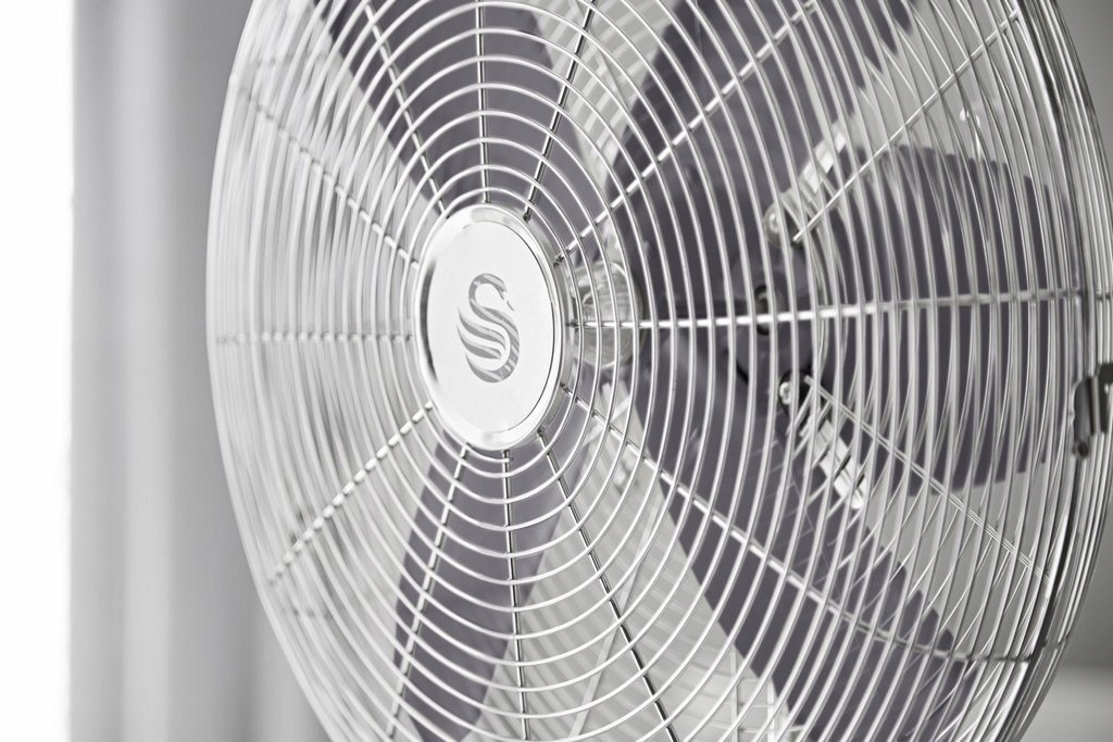 Swan Retro Strieborný/šedý retro ventilátor