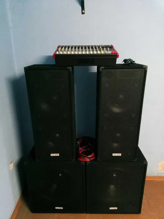 Sada stĺpcov Tom-audio 01 Zvukový systém 2+2+1 = 4400W 2200 W
